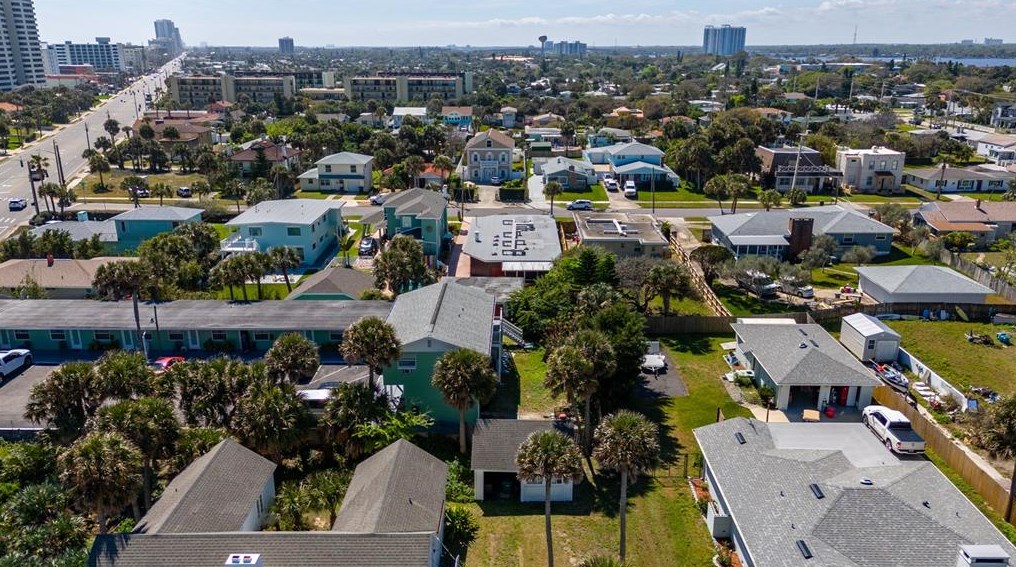 441 Seaview Ave, Daytona Beach FL  32118-3431 exterior
