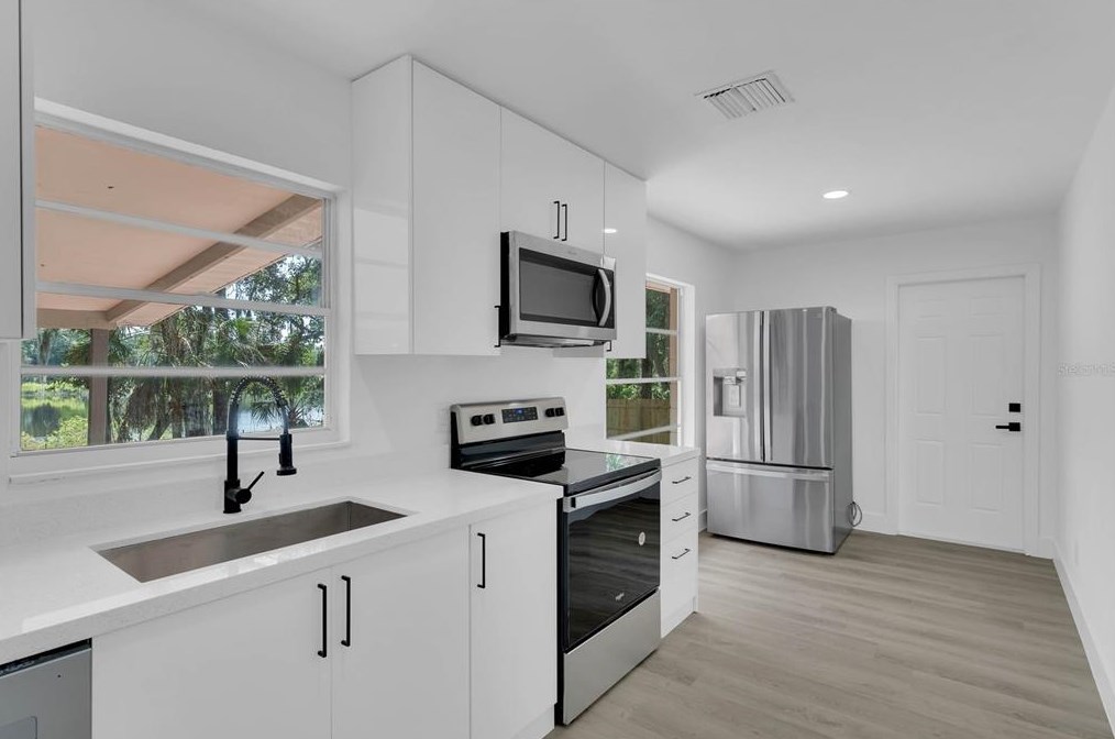 7312 Anstead Cir, Orlando FL 32810-3222 exterior