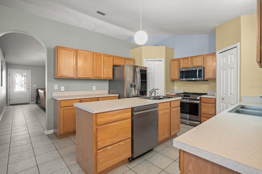 246 Vervain Ave, Davenport FL  33837-9108 exterior