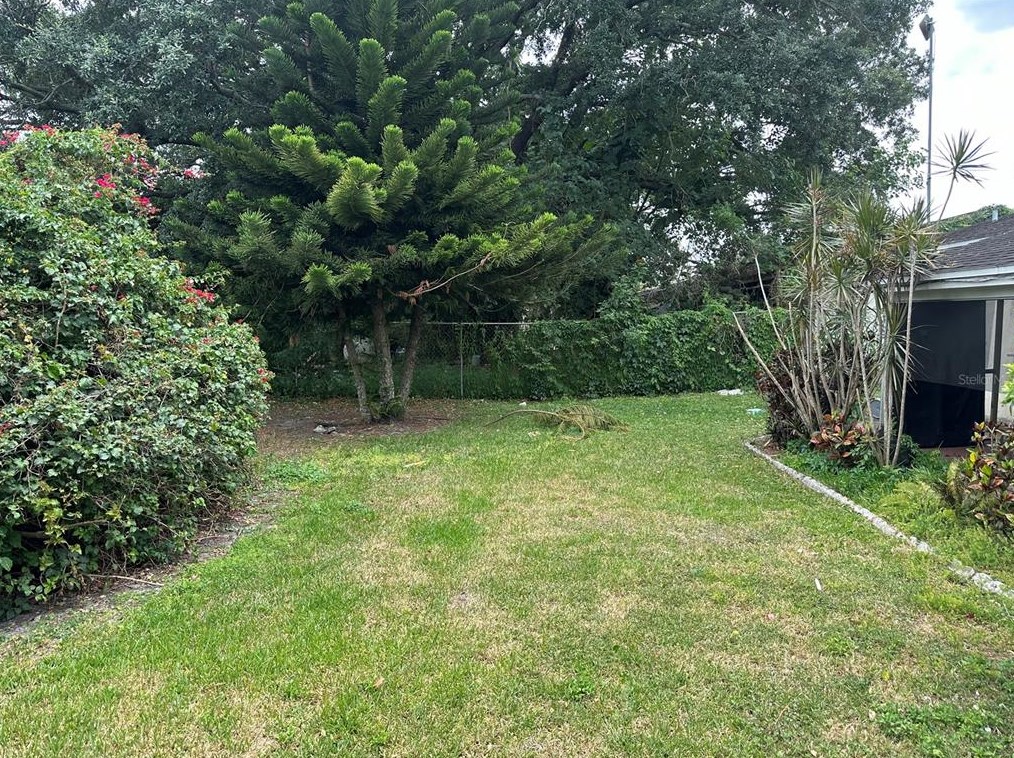 2105 Messina Ave, Orlando FL 32811-5534 exterior