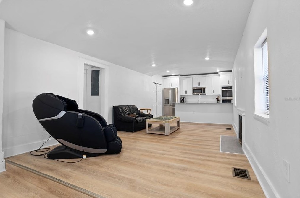 112 Avocado, Sanford FL  32771-2353 exterior