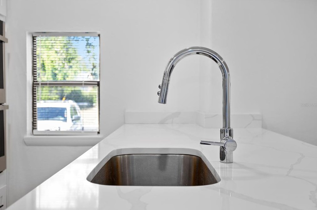 112 Avocado, Sanford FL  32771-2353 exterior