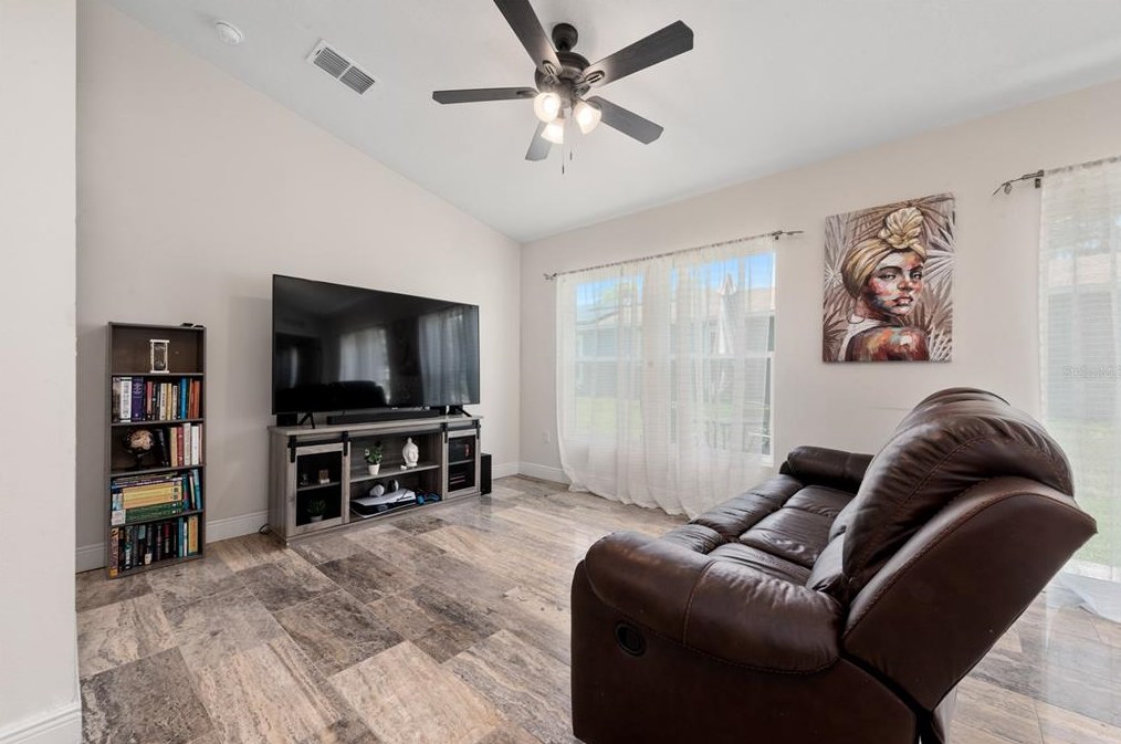1332 Highland Ave, Apopka FL  32703-0071 exterior