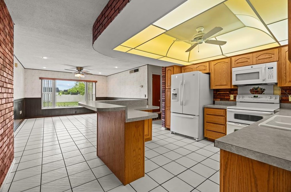 526 Parkwood Ct, Altamonte Springs FL 32714 exterior