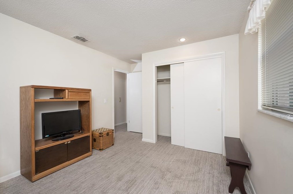 111 Eastern Frk, Longwood FL  32750-2781 exterior