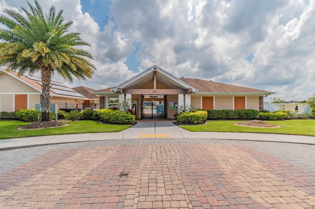 2107 Colville Chase Dr, Ruskin FL  33570-6306 exterior