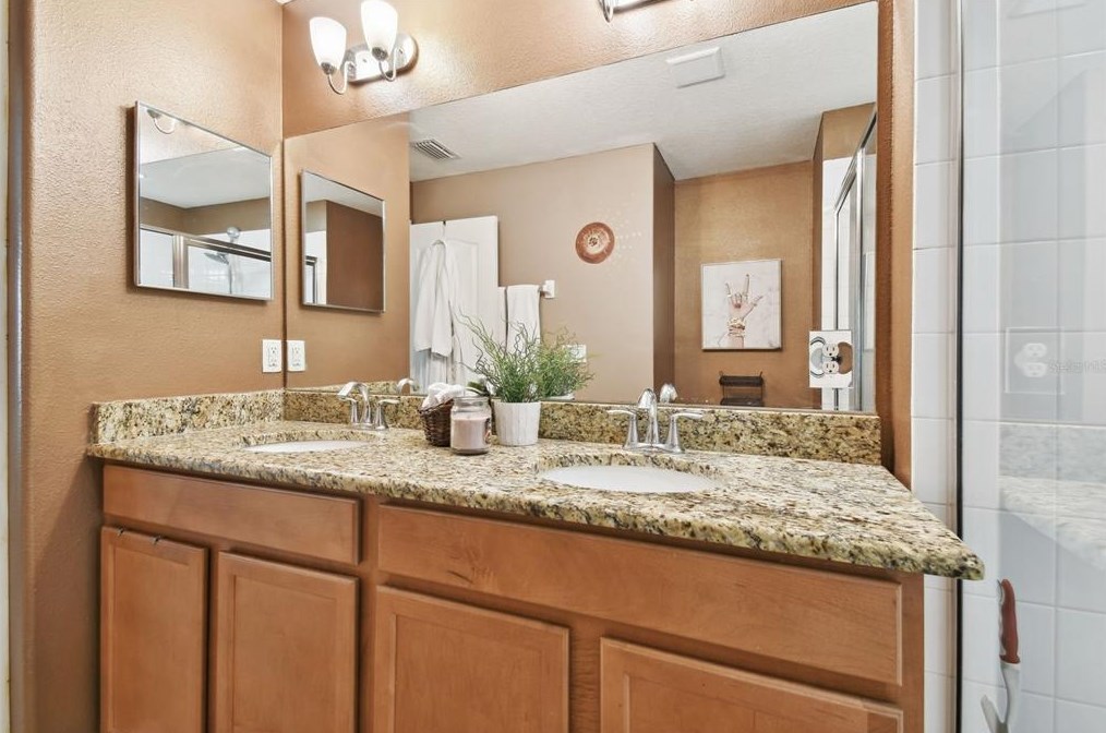 2107 Colville Chase Dr, Ruskin FL  33570-6306 exterior