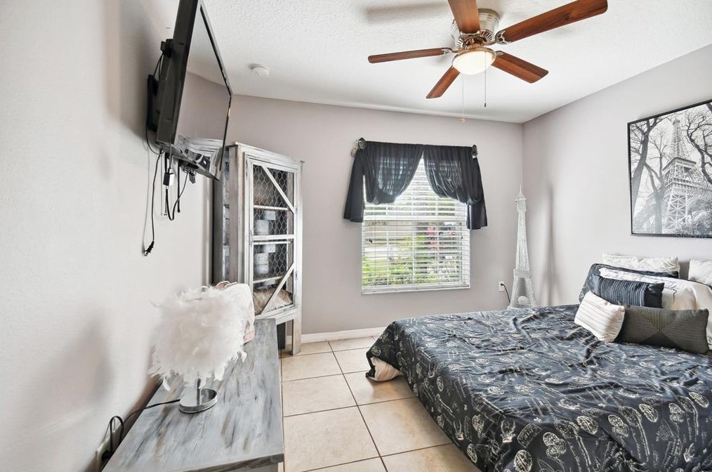 2107 Colville Chase Dr, Ruskin FL  33570-6306 exterior