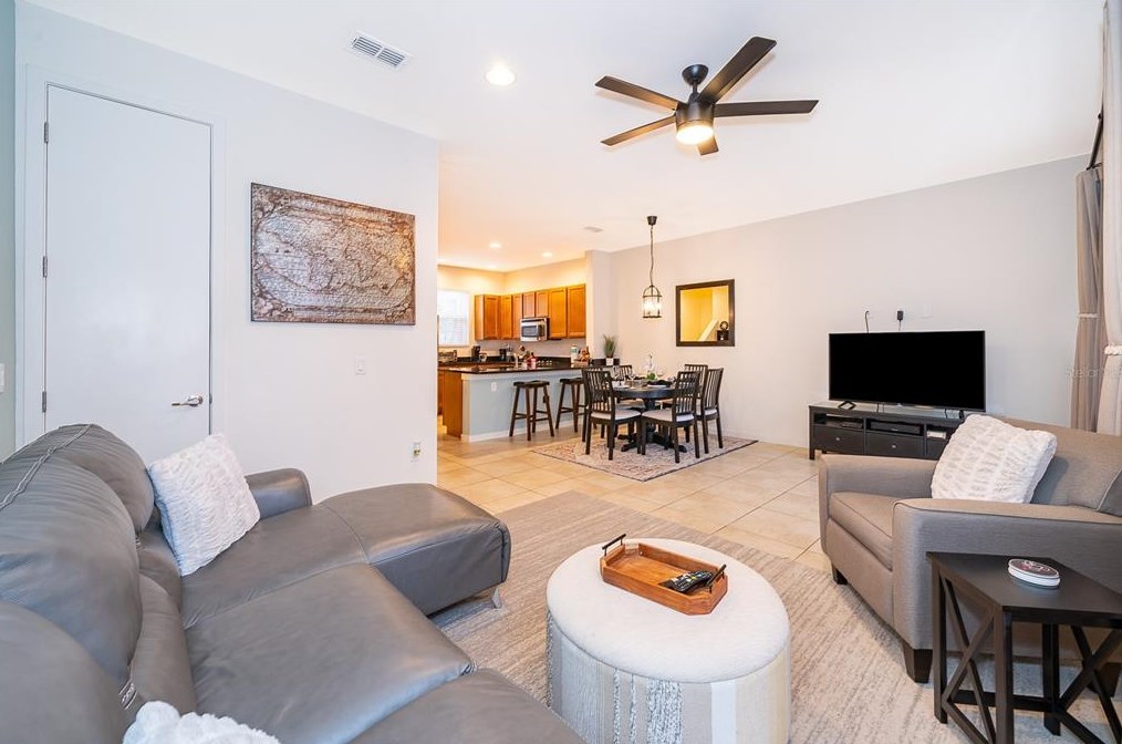 2665 Triumph Way, Kissimmee FL  34746-7138 exterior