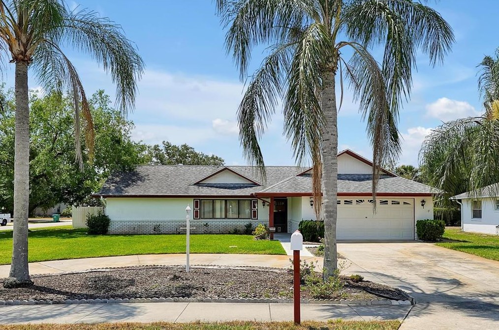 1333 Clayton Dr, Deltona FL  32725-7453 exterior