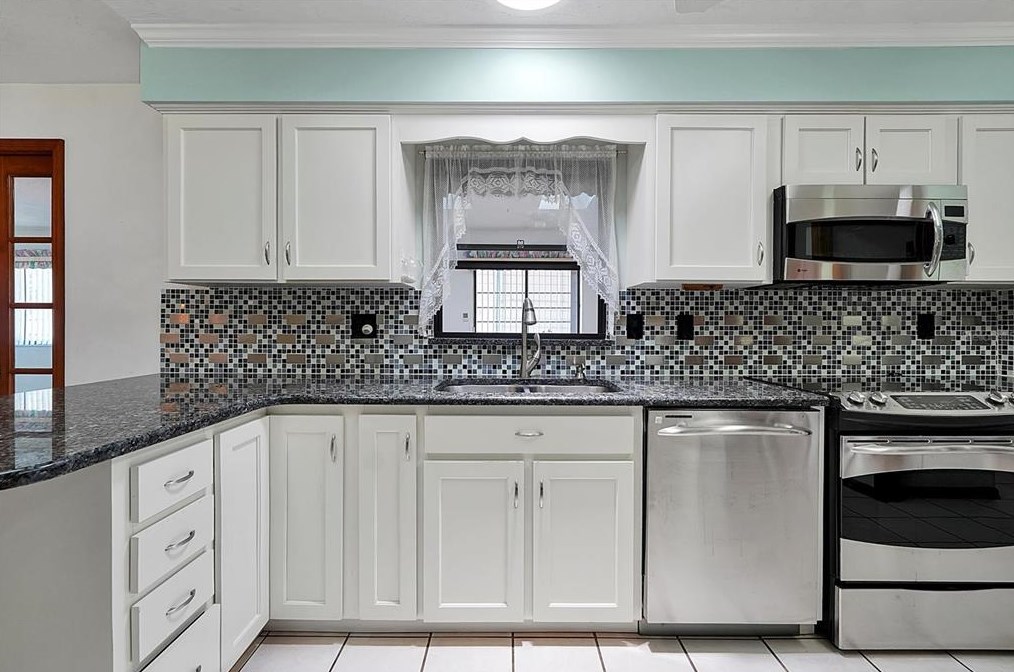 1333 Clayton Dr, Deltona FL  32725-7453 exterior