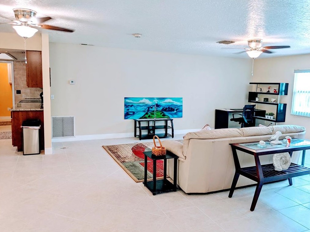 42 Lantana Dr, De Bary FL  32713-2449 exterior