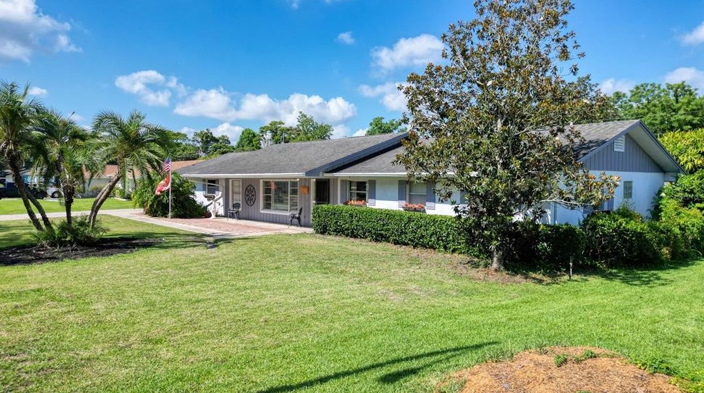 1308 Pinar Dr, Orlando FL  32825-7823 exterior