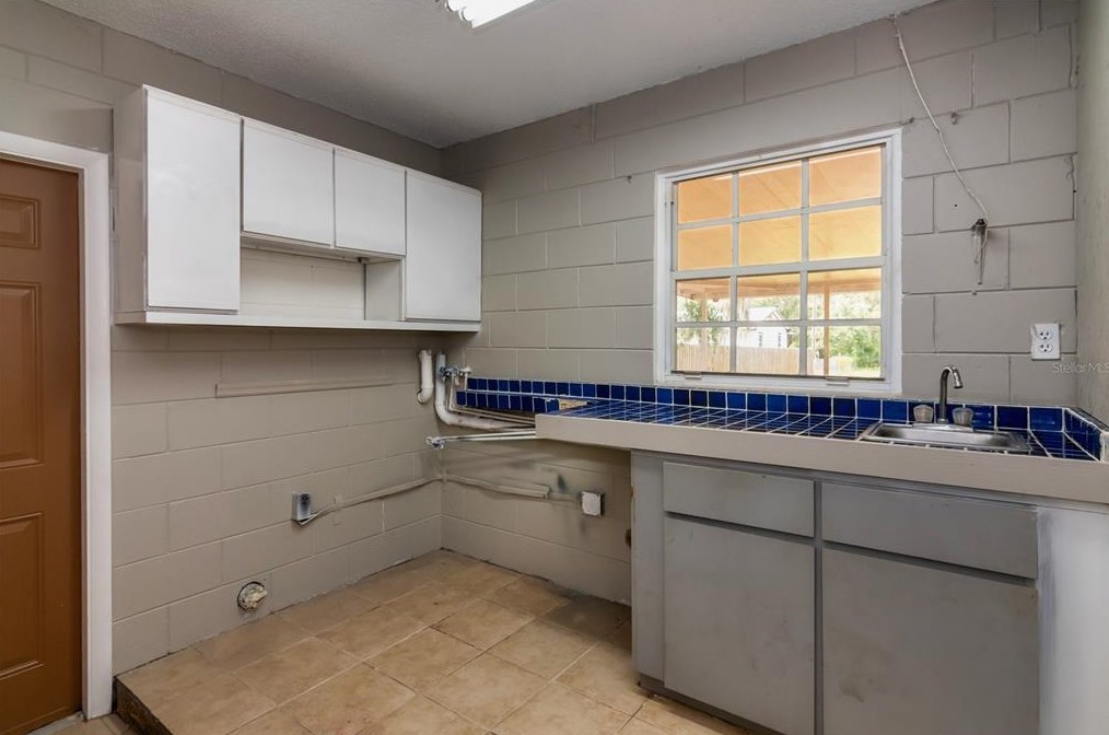 7125 Clarcona Ocoee Rd, Orlando FL 32818-1227 exterior