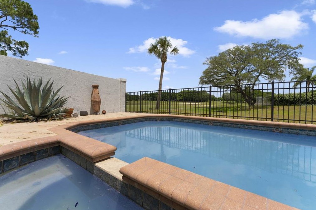 509 Devon Pl, Lake Mary FL  32746-5001 exterior