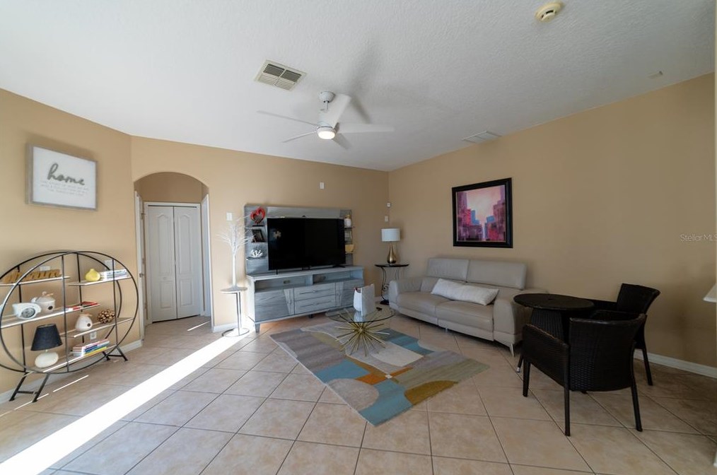 342 Cortona Dr, Orlando FL  32828-6745 exterior