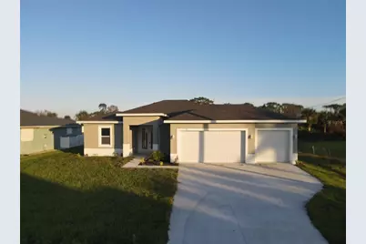 70 Par View Road, Rotonda West, FL 33947 - Photo 1