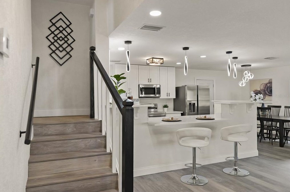 852 Pinewood St, Daytona Beach FL  32117-4574 exterior