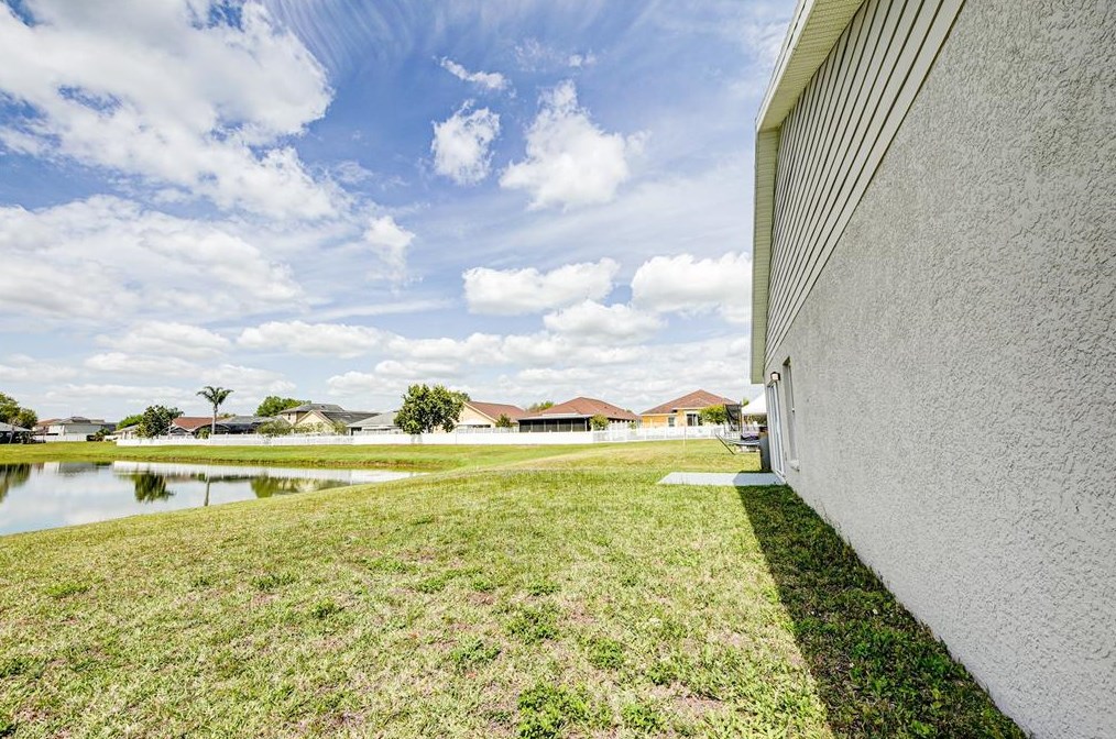 2304 Walnut Canyon Dr, Kissimmee FL  34758-1720 exterior