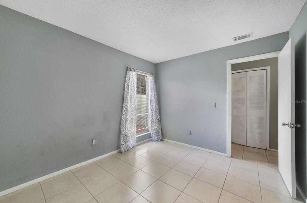 3293 Split Willow Dr, Orlando FL  32808-3736 exterior