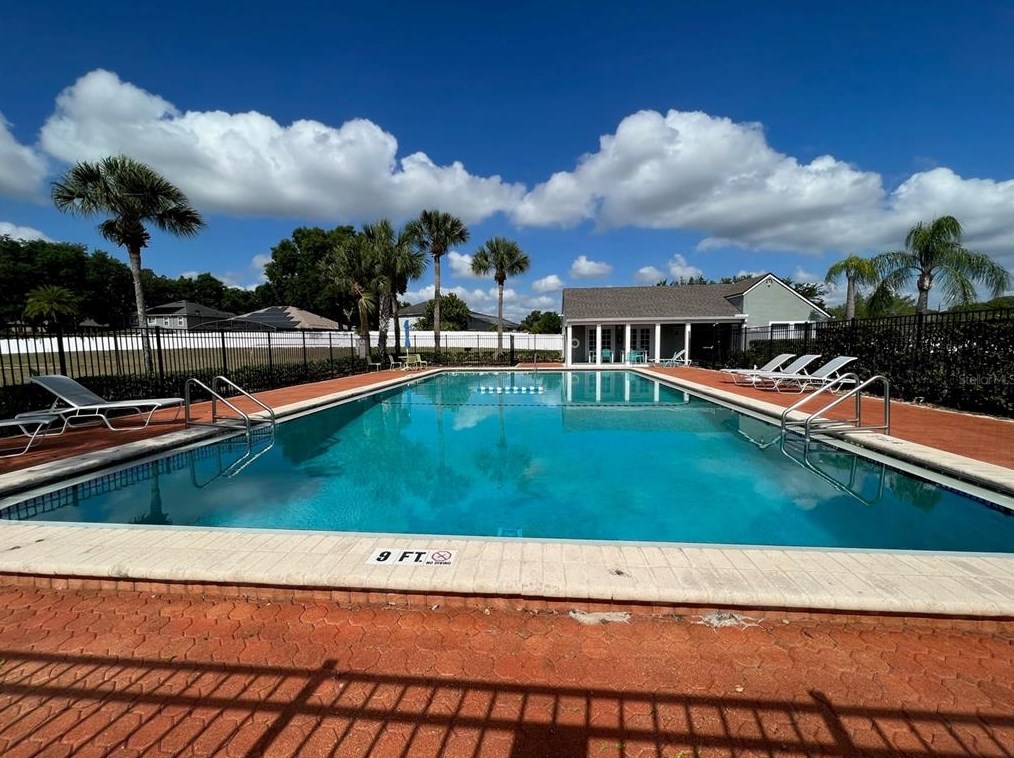 201 Dorchester Sq, Lake Mary FL  32746-4216 exterior