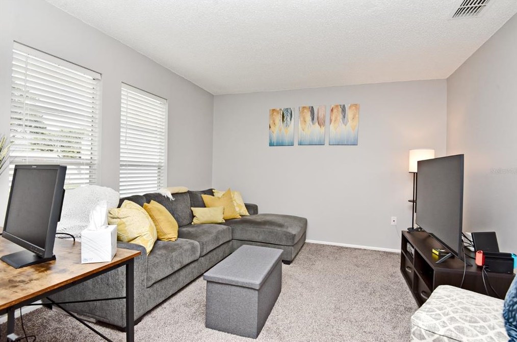 201 Dorchester Sq, Lake Mary FL  32746-4216 exterior