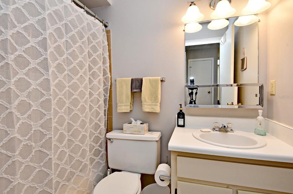 201 Dorchester Sq, Lake Mary FL  32746-4216 exterior