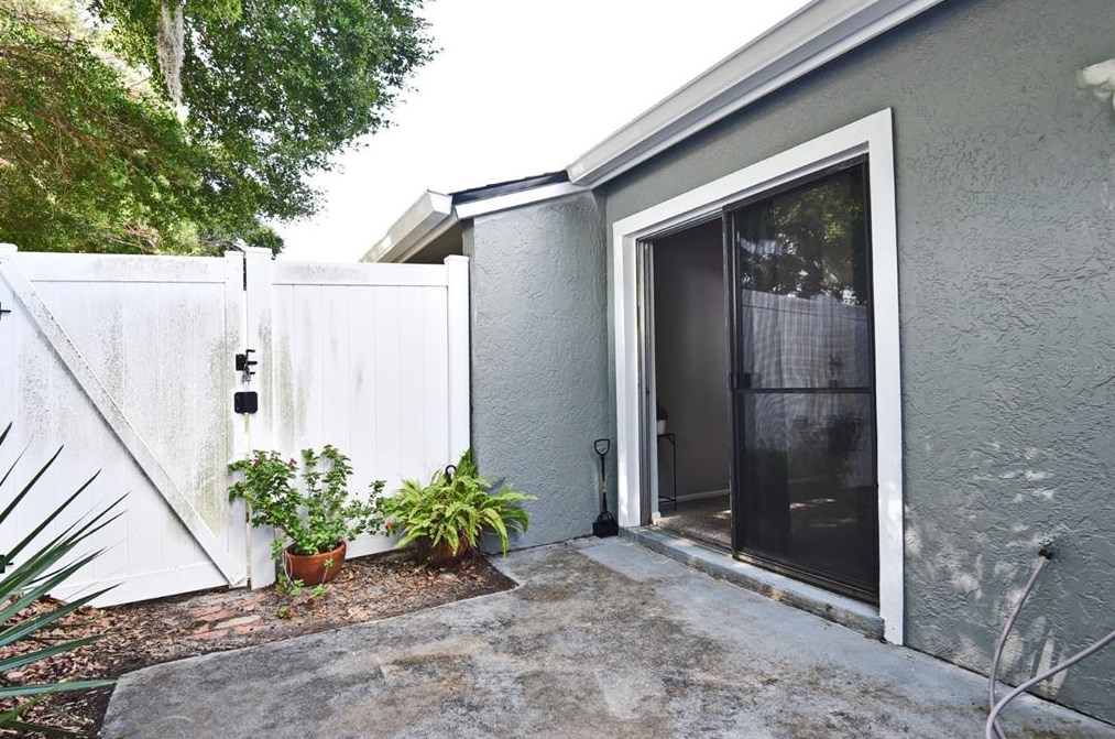 201 Dorchester Sq, Lake Mary FL  32746-4216 exterior