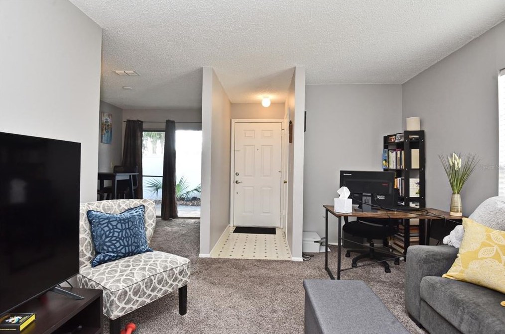 201 Dorchester Sq, Lake Mary FL  32746-4216 exterior