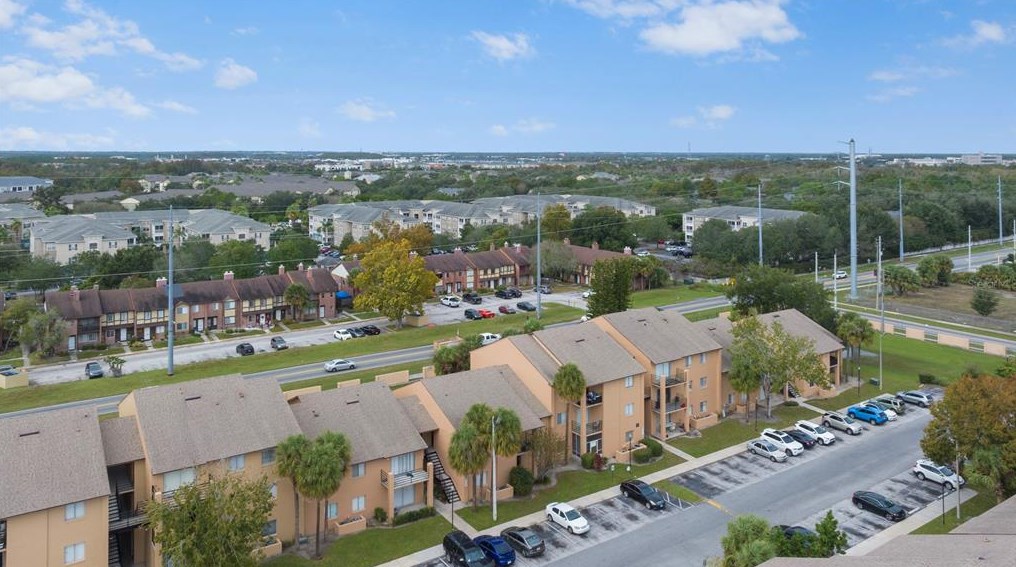 5220 Via Hacienda Cir, Orlando FL  32839-2113 exterior