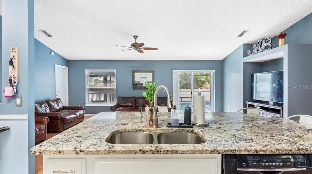 1410 Voltaire St, Deltona FL  32725-1721 exterior