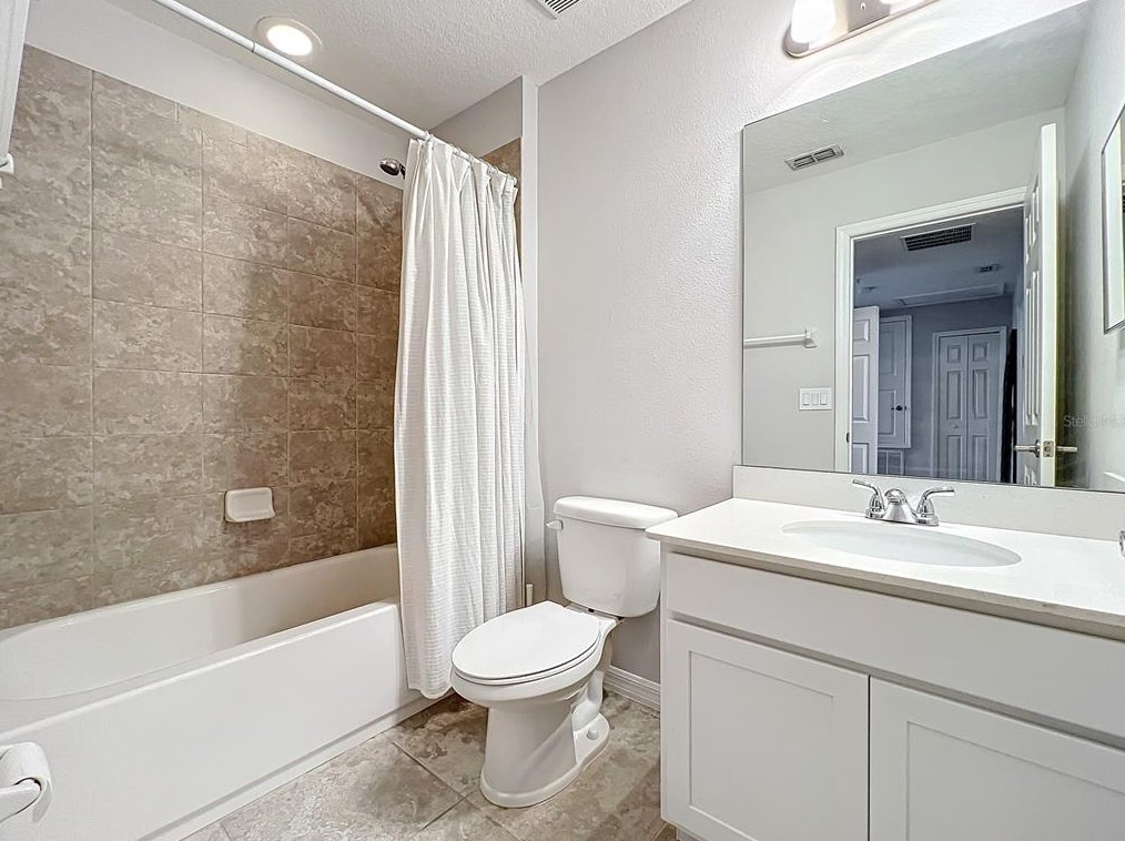 2422 7 Oaks Dr, Saint Cloud FL  34772-0078 exterior