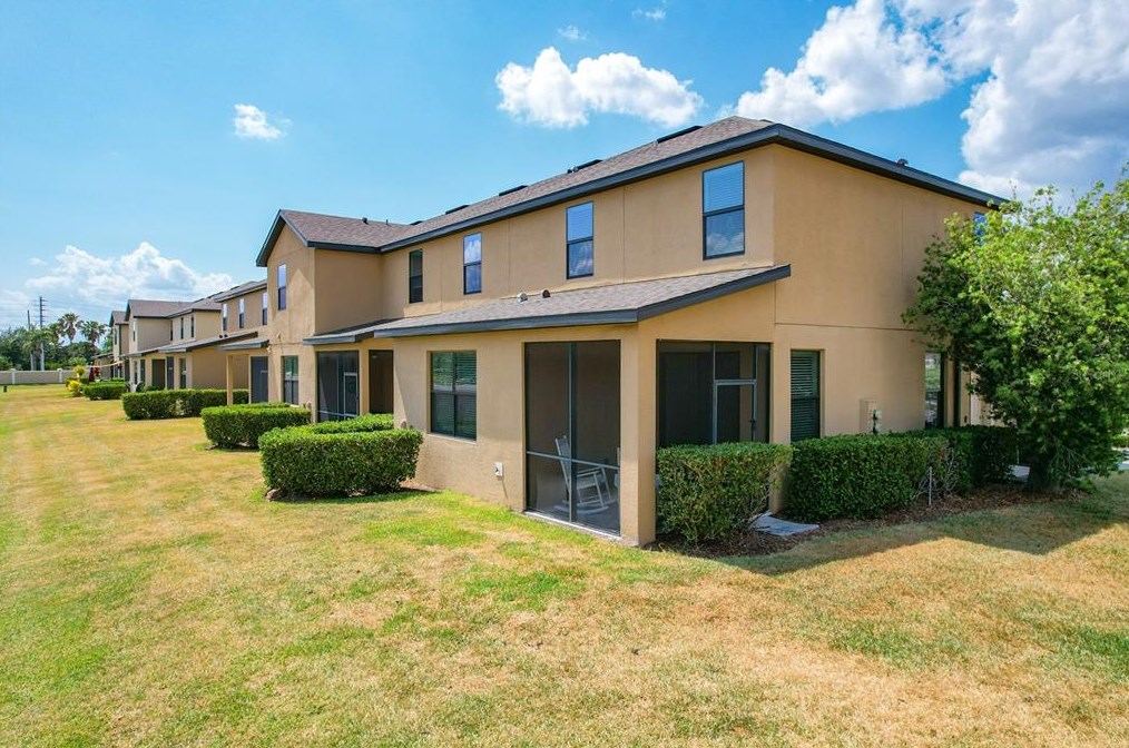 2422 7 Oaks Dr, Saint Cloud FL  34772-0078 exterior