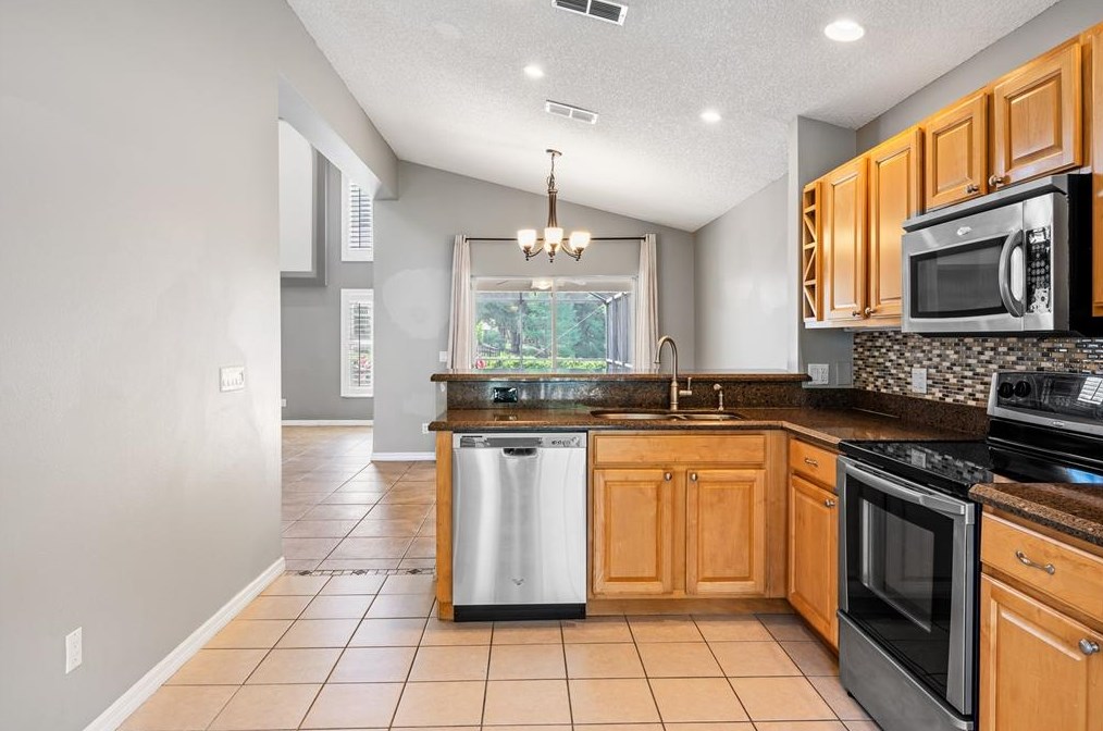 586 Manderley Run, Lake Mary FL  32746-2615 exterior
