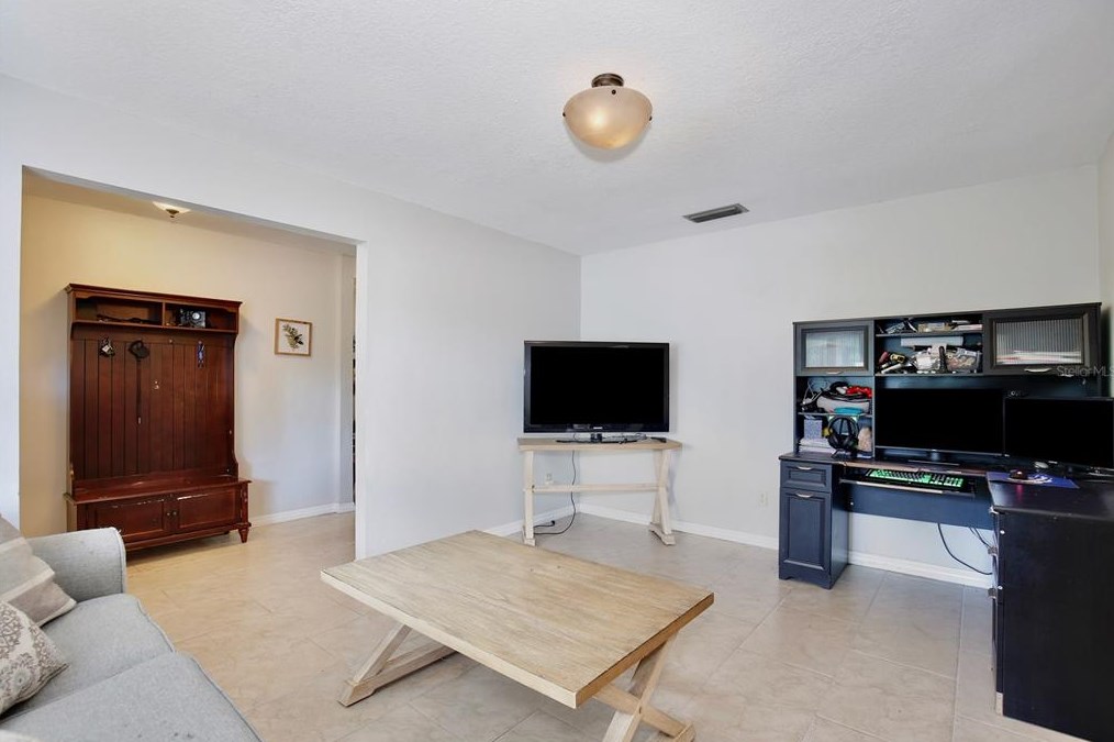 102 Bch Ave, Altamonte Springs FL 32701-7901 exterior