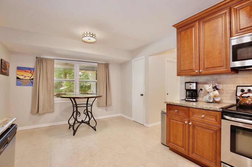 102 Bch Ave, Altamonte Springs FL 32701-7901 exterior