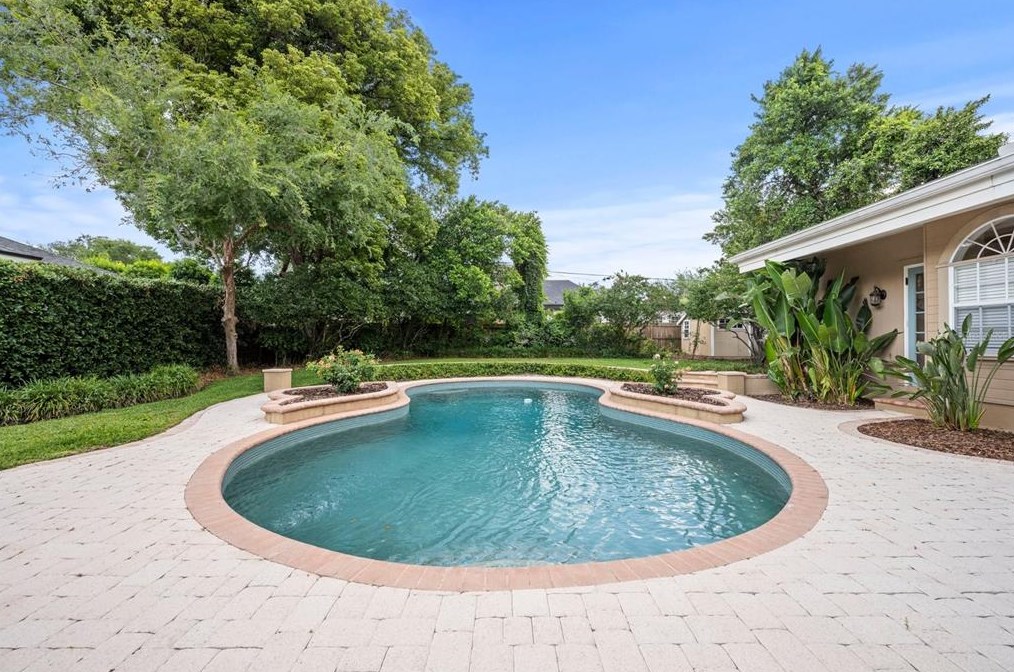 1181 Via Capri, Winter Park FL  32789-2635 exterior