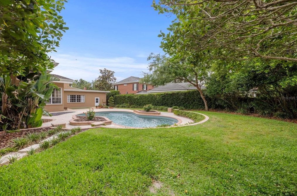 1181 Via Capri, Winter Park FL  32789-2635 exterior