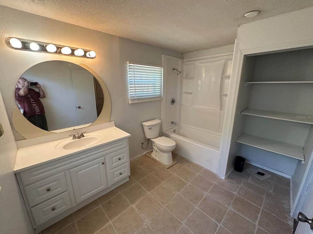 2471 Princess Carol Ct, Orlando FL  32807-8523 exterior