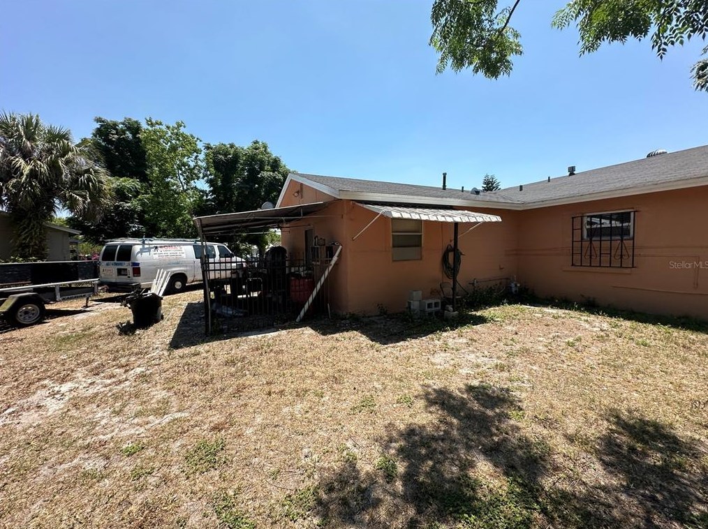 2471 Princess Carol Ct, Orlando FL  32807-8523 exterior