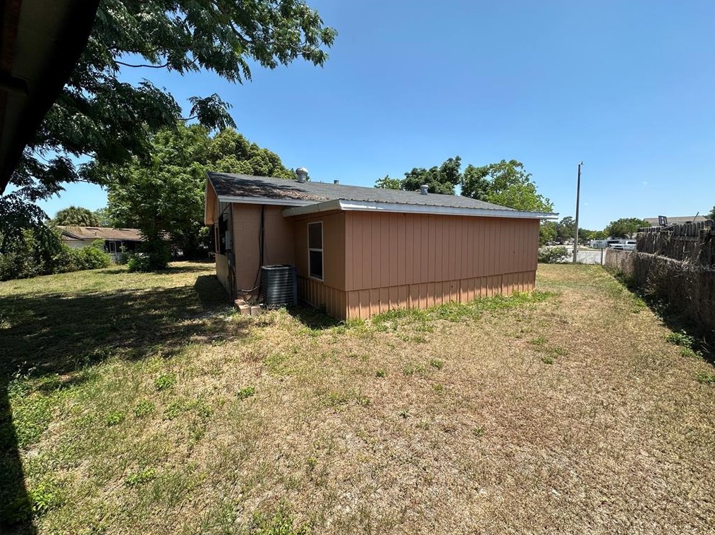 2471 Princess Carol Ct, Orlando FL  32807-8523 exterior