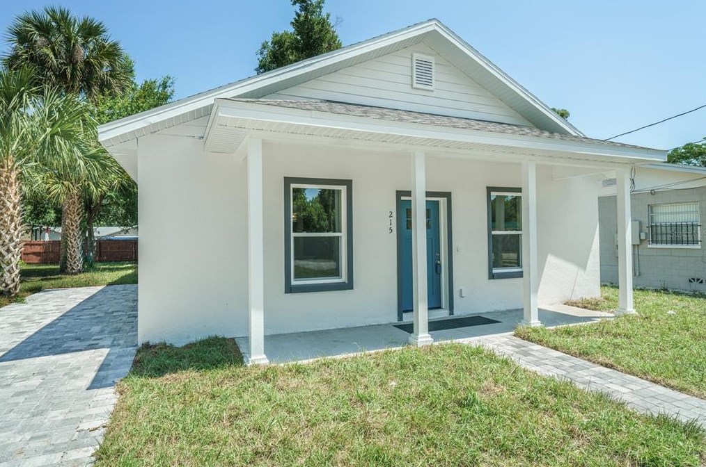 215 Hubbard Ave, Deland FL  32720-6710 exterior