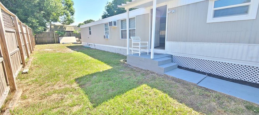 59 Lawrence Ct, Daytona Beach FL  32127-6011 exterior