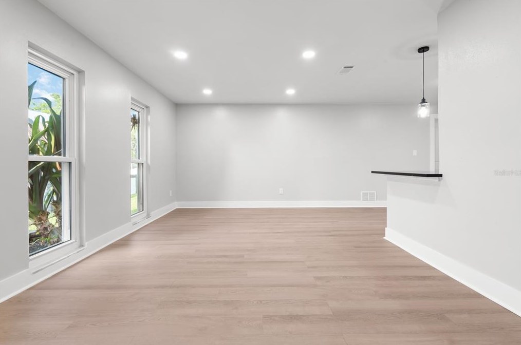 1808 Paradise Dr, Kissimmee FL 34741-2013 exterior