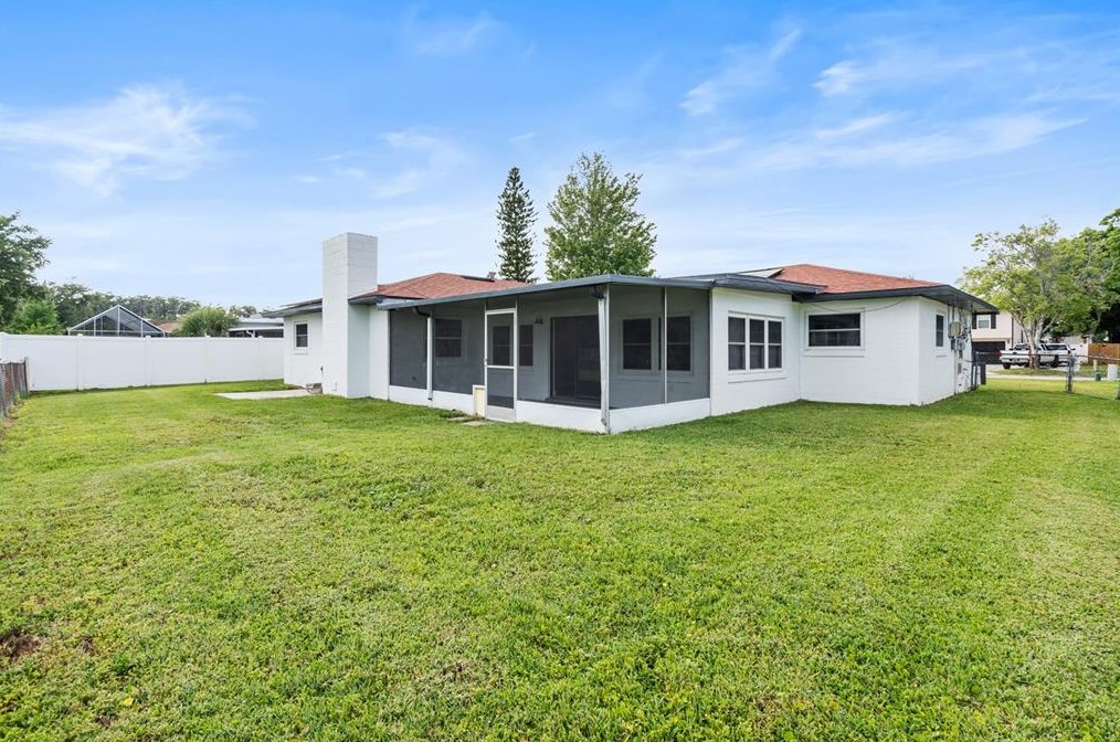 1808 Paradise Dr, Kissimmee FL 34741-2013 exterior