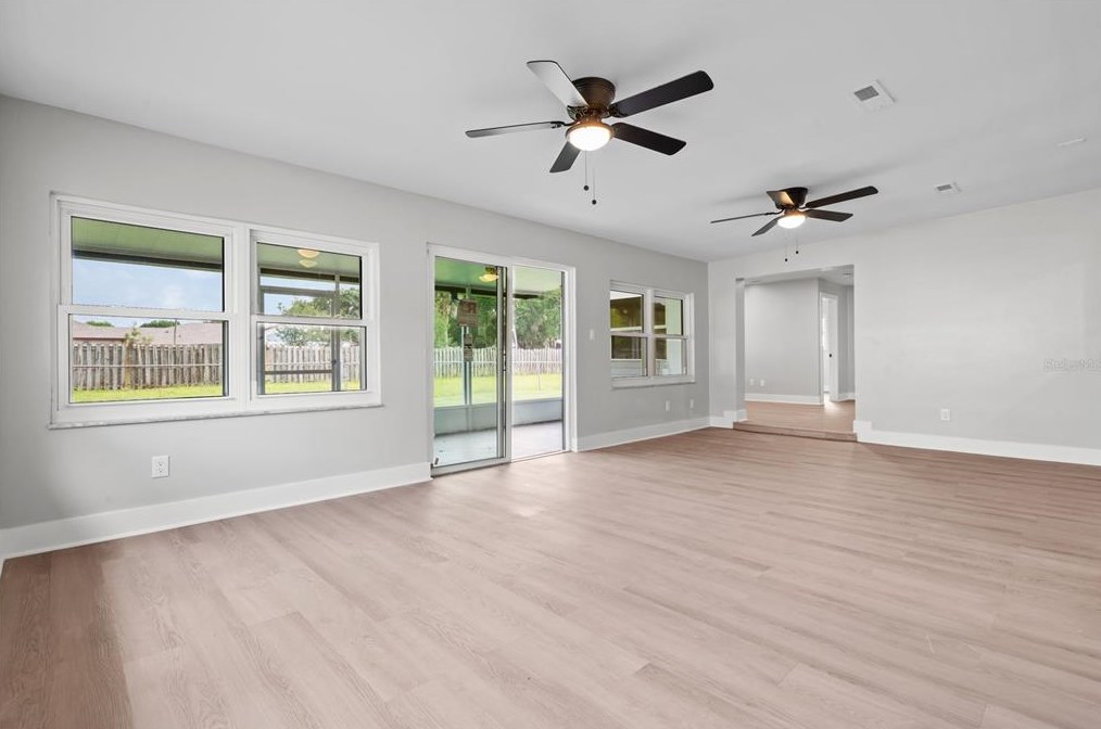 1808 Paradise Dr, Kissimmee FL 34741-2013 exterior