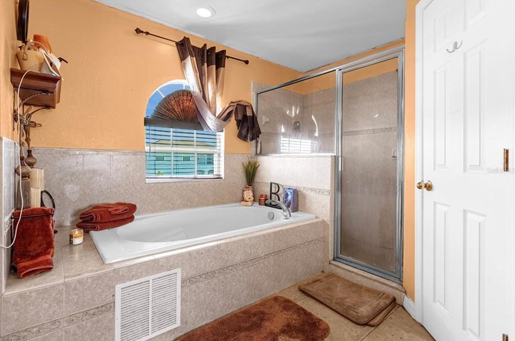 217 Beckenham Dr, Kissimmee FL 34758-4217 exterior