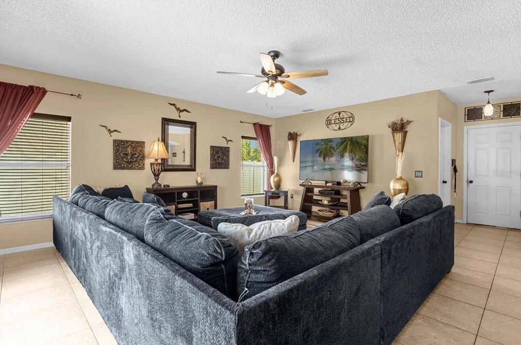 217 Beckenham Dr, Kissimmee FL 34758-4217 exterior