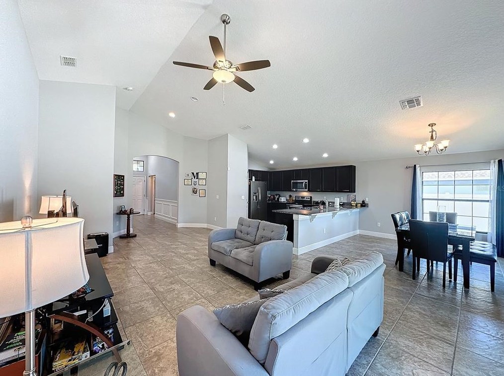 1144 Cambourne Dr, Kissimmee FL exterior