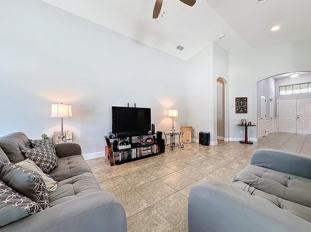 1144 Cambourne Dr, Kissimmee FL exterior